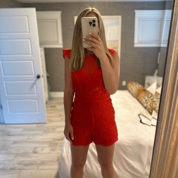 Adelyn Rae romper - Picture 3 of 4